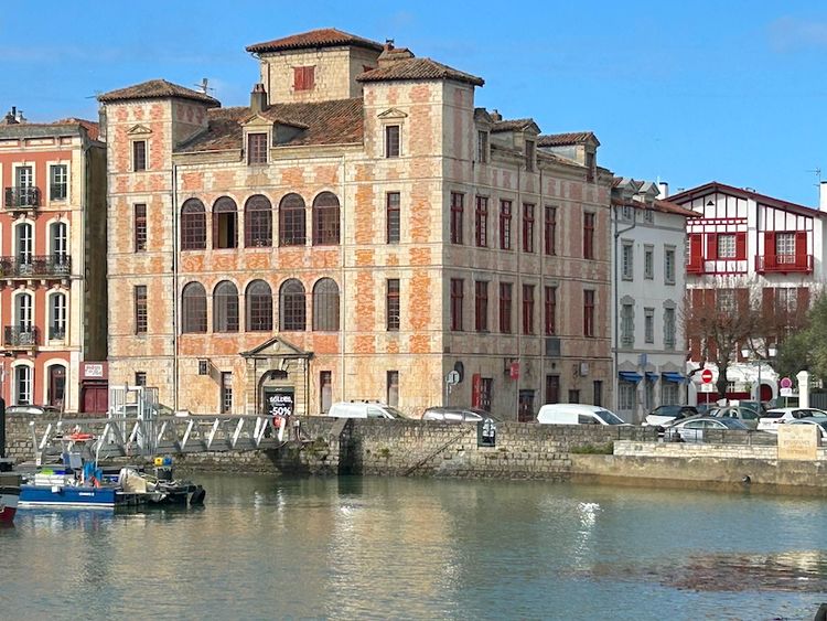 Dans l’intimité de l’intrigante Maison de l’Infante à Saint-Jean-de-Luz